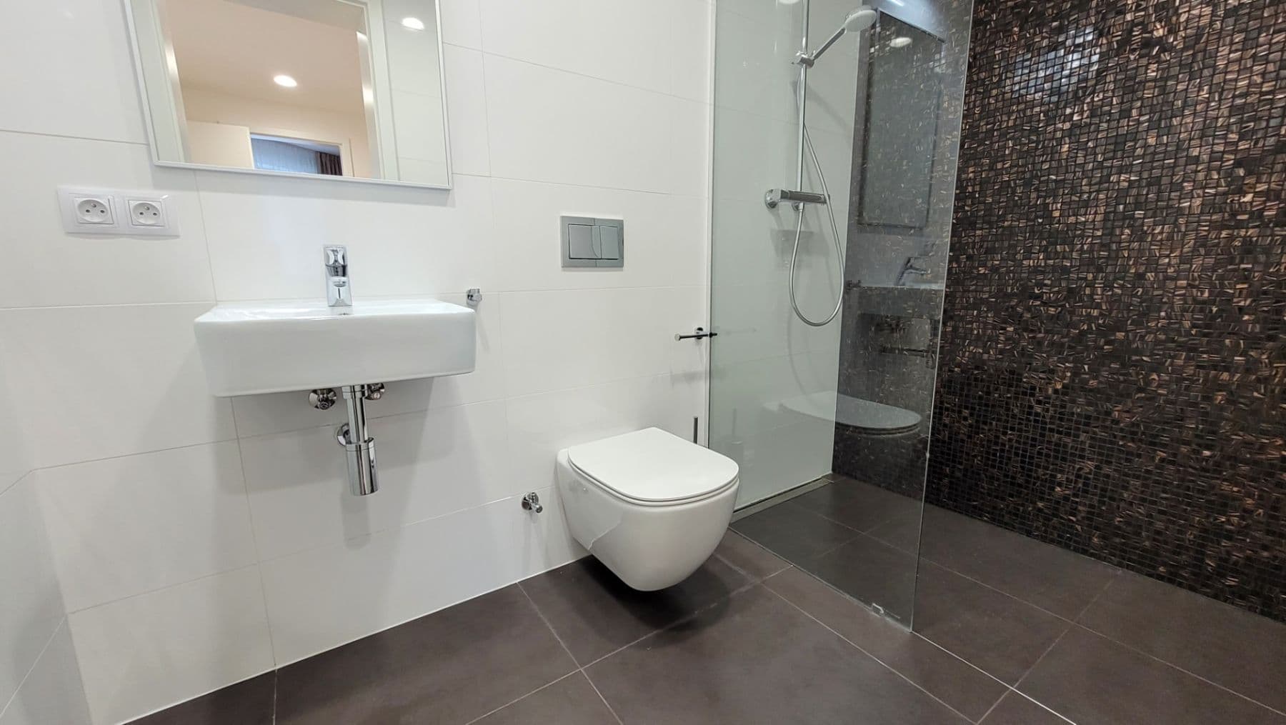 Prenájom bytu 3-izbový 88 m², Mukařovského, Praha, Praha Prenájom bytu 3-izbový 88 m², Mukařovského, Praha, Praha