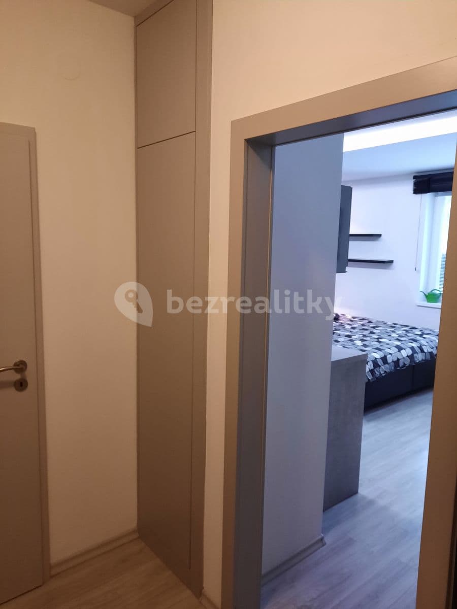 Prenájom bytu 1-izbový 30 m², Högrova, Brno, Jihomoravský kraj Prenájom bytu 1-izbový 30 m², Högrova, Brno, Jihomoravský kraj