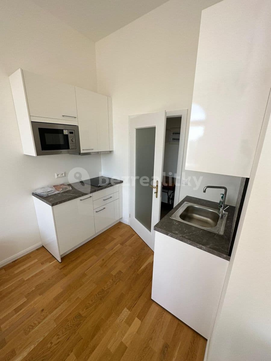 Prenájom bytu 1-izbový 26 m², Španělská, Praha, Praha Prenájom bytu 1-izbový 26 m², Španělská, Praha, Praha