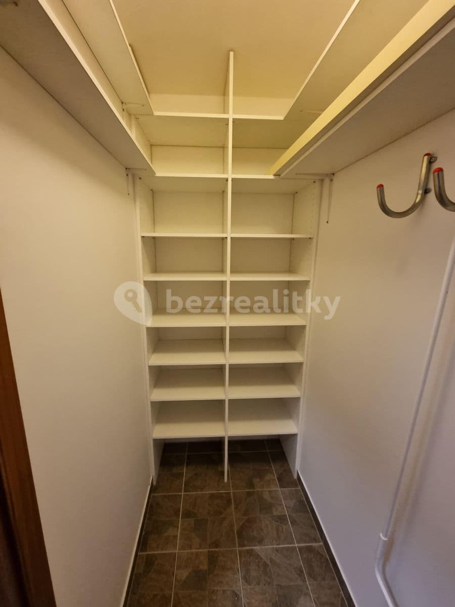 Prenájom bytu 3-izbový 94 m², Laurinova, Praha, Praha Prenájom bytu 3-izbový 94 m², Laurinova, Praha, Praha