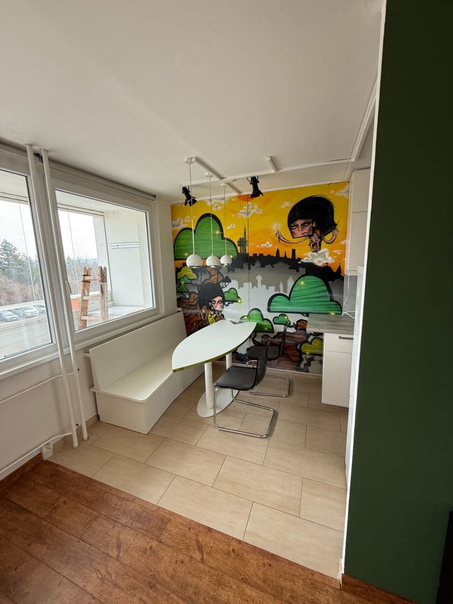 Prenájom bytu 3-izbový 79 m², Ovčí hájek, Praha, Praha Prenájom bytu 3-izbový 79 m², Ovčí hájek, Praha, Praha