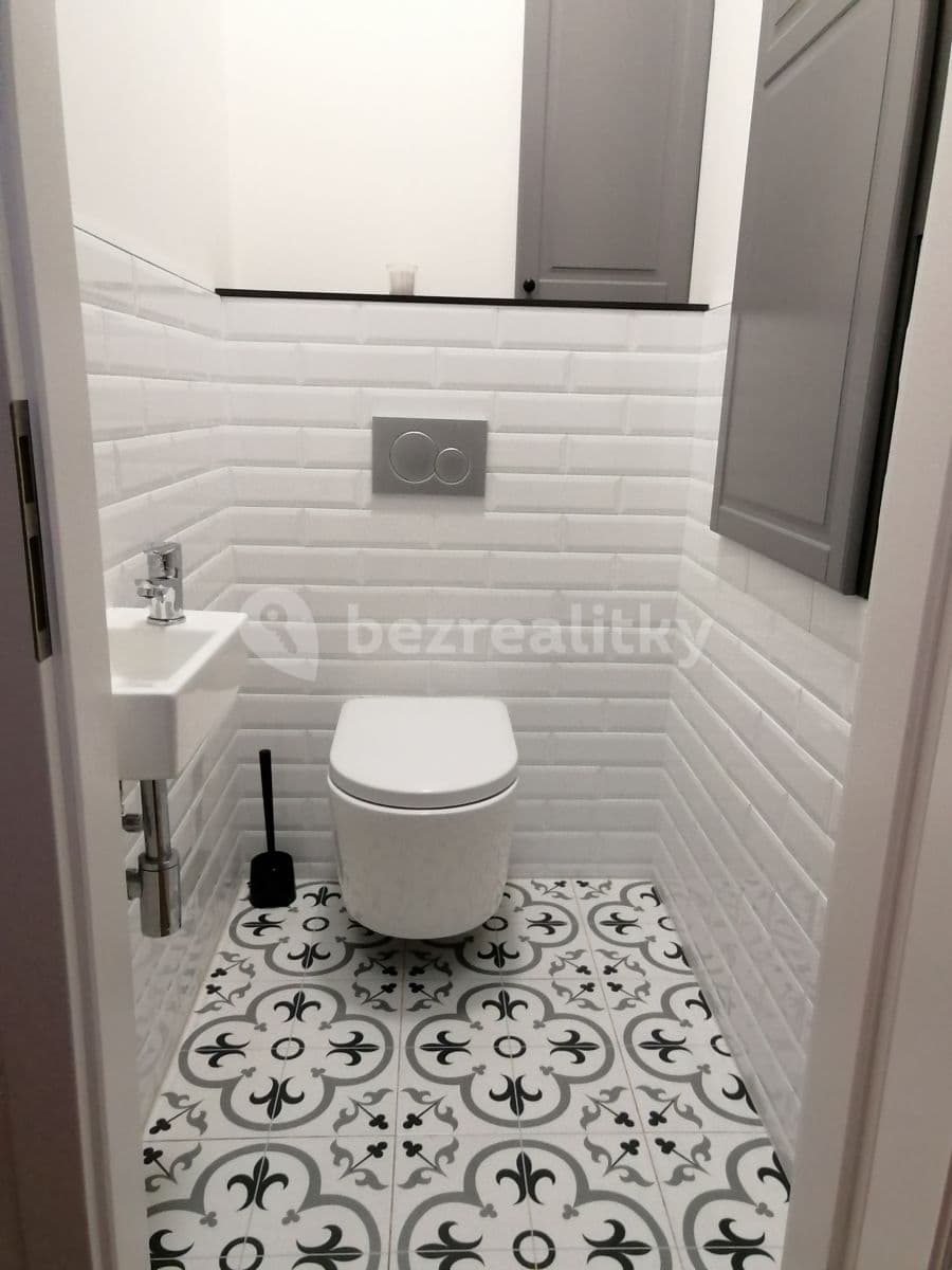 Prenájom bytu 2-izbový 50 m², Pivovarská, Praha, Praha Prenájom bytu 2-izbový 50 m², Pivovarská, Praha, Praha