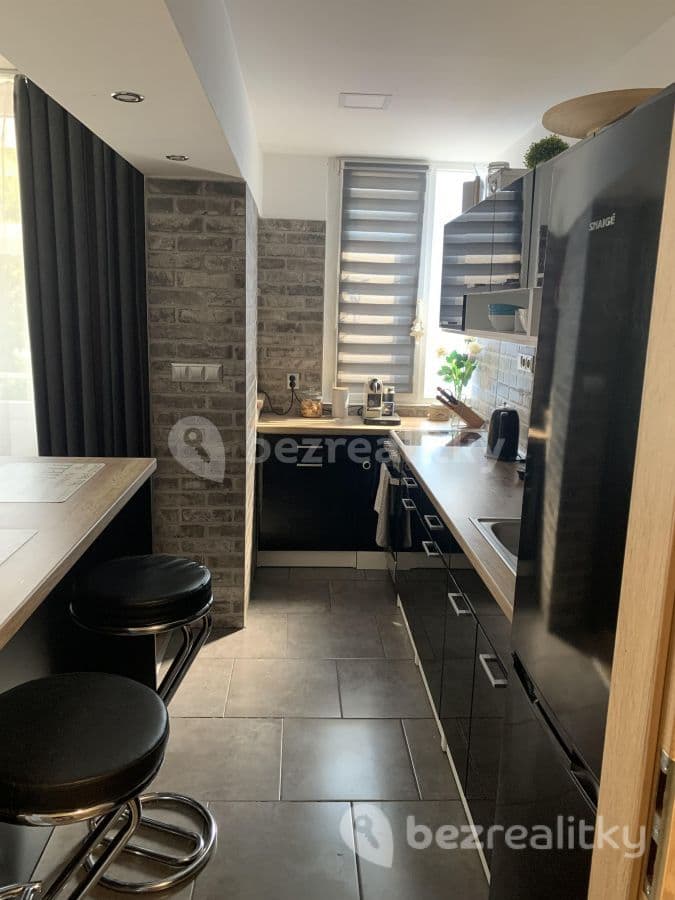 Prenájom bytu 2-izbový 54 m², Spojovací, Čelákovice, Středočeský kraj Prenájom bytu 2-izbový 54 m², Spojovací, Čelákovice, Středočeský kraj