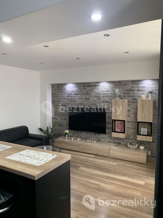 Prenájom bytu 2-izbový 54 m², Spojovací, Čelákovice, Středočeský kraj Prenájom bytu 2-izbový 54 m², Spojovací, Čelákovice, Středočeský kraj