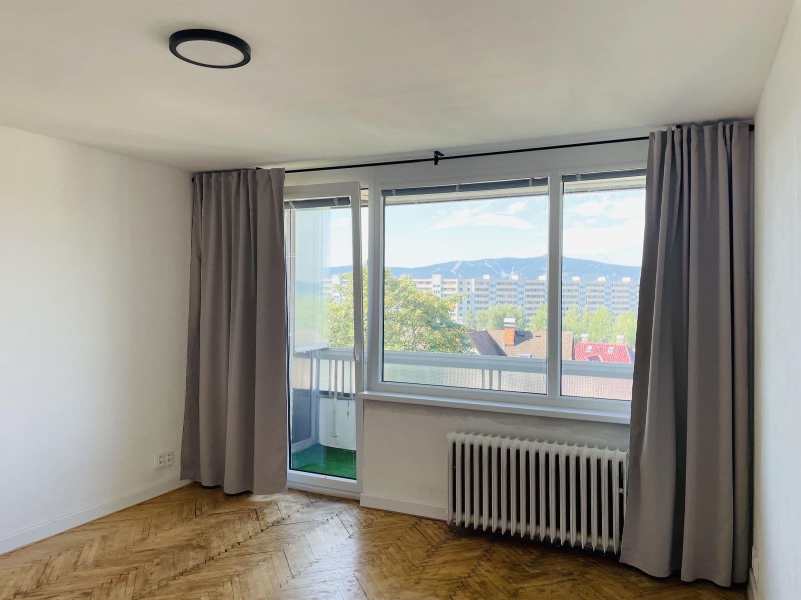 Prenájom bytu 1-izbový 30 m², Ostravská, Liberec, Liberecký kraj Prenájom bytu 1-izbový 30 m², Ostravská, Liberec, Liberecký kraj