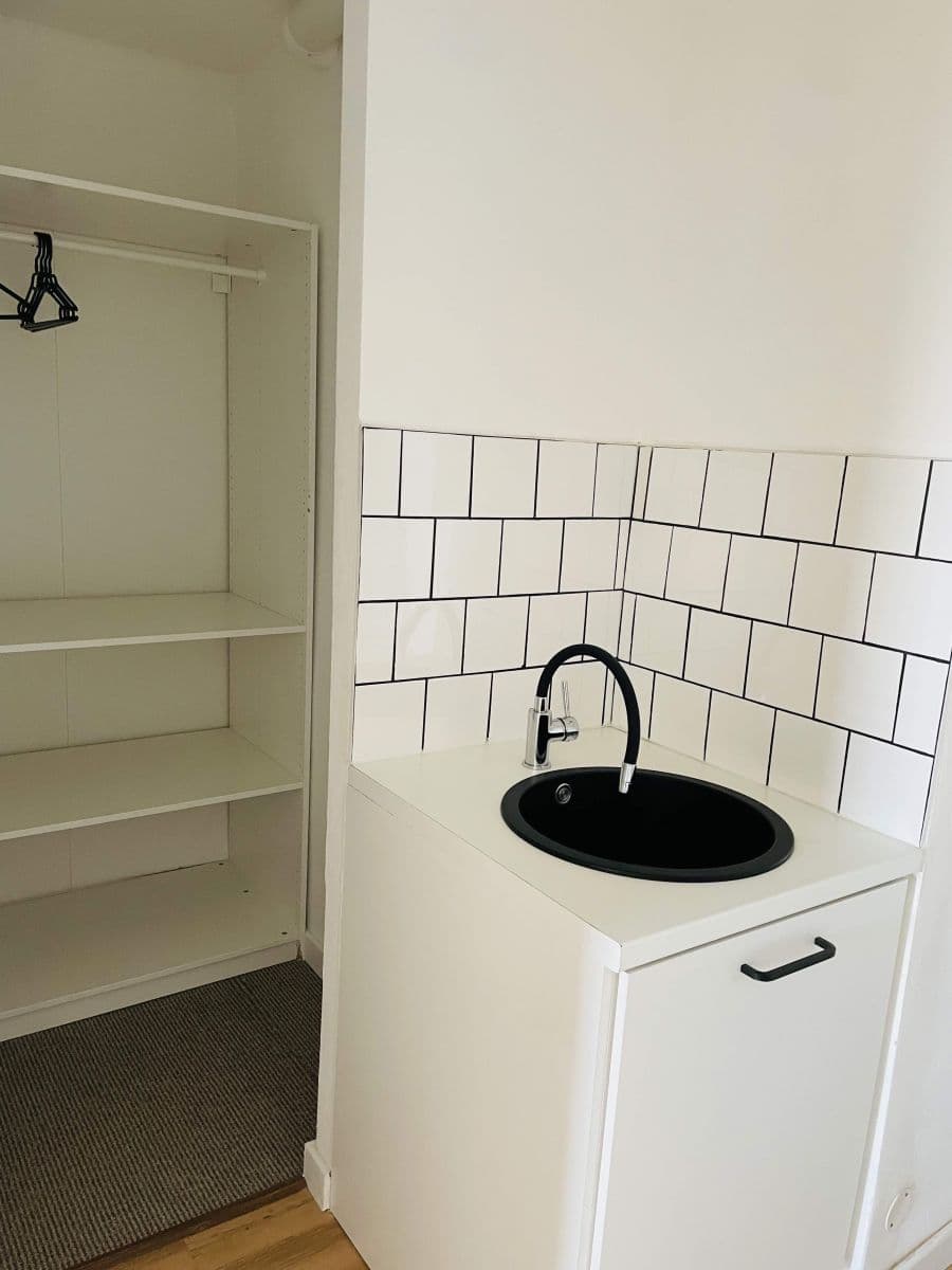 Prenájom bytu 1-izbový 30 m², Ostravská, Liberec, Liberecký kraj Prenájom bytu 1-izbový 30 m², Ostravská, Liberec, Liberecký kraj