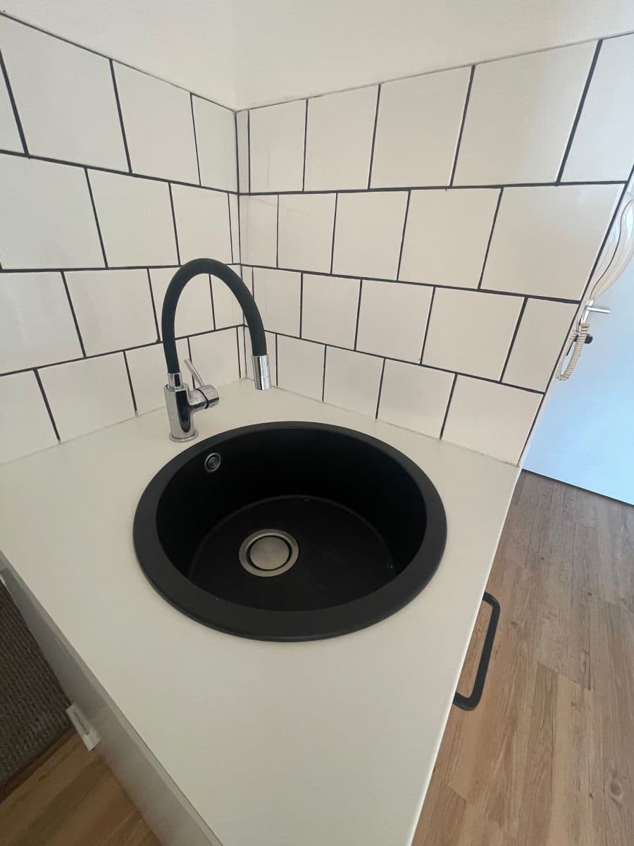Prenájom bytu 1-izbový 30 m², Ostravská, Liberec, Liberecký kraj Prenájom bytu 1-izbový 30 m², Ostravská, Liberec, Liberecký kraj