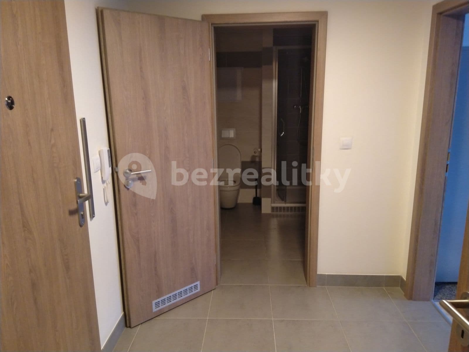 Prenájom bytu 1-izbový 50 m², Tupolevova, Praha, Praha Prenájom bytu 1-izbový 50 m², Tupolevova, Praha, Praha