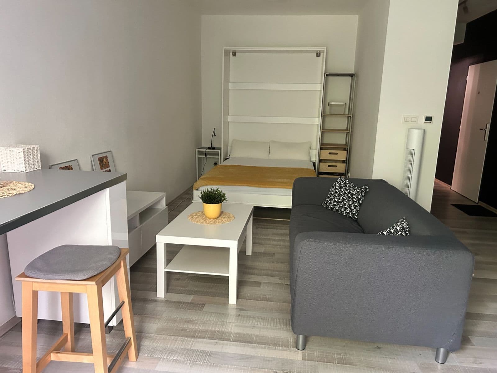 Prenájom bytu 1-izbový 41 m², K Železnej studienke, Bratislava - mestská časť Staré Mesto, Bratislavský kraj Prenájom bytu 1-izbový 41 m², K Železnej studienke, Bratislava - mestská časť Staré Mesto, Bratislavský kraj