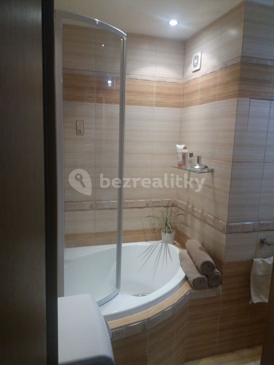 Prenájom bytu 3-izbový 90 m², Hekrova, Praha, Praha Prenájom bytu 3-izbový 90 m², Hekrova, Praha, Praha