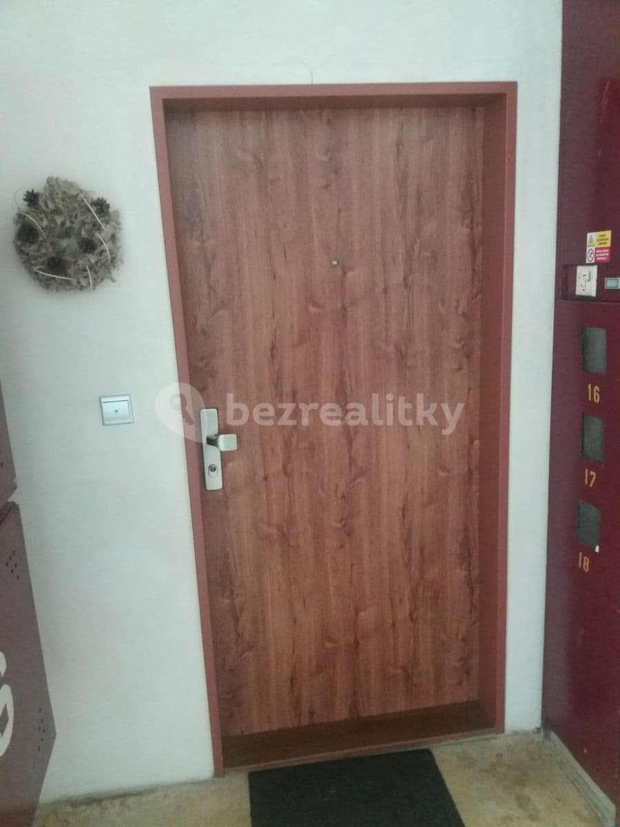 Prenájom bytu 3-izbový 90 m², Hekrova, Praha, Praha Prenájom bytu 3-izbový 90 m², Hekrova, Praha, Praha