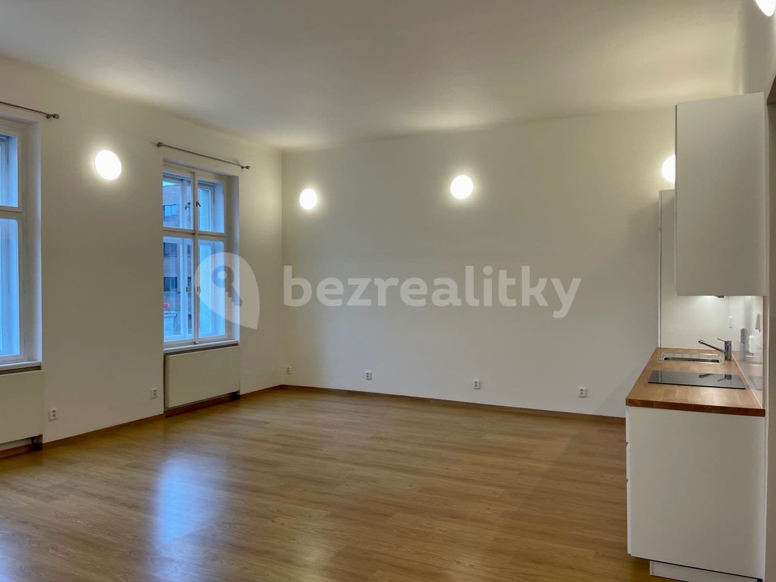 Prenájom bytu 1-izbový 52 m², Letohradská, Praha, Praha Prenájom bytu 1-izbový 52 m², Letohradská, Praha, Praha