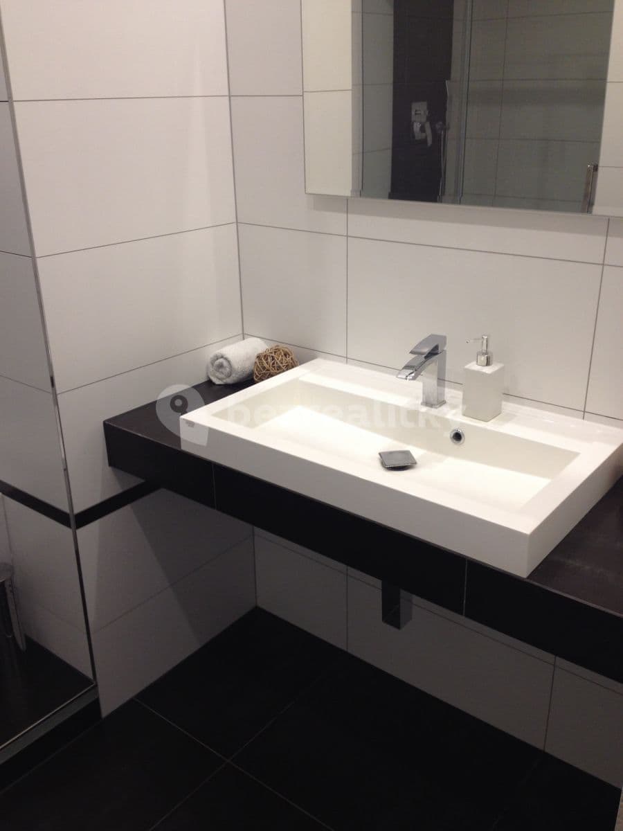 Prenájom bytu 1-izbový 39 m², Kuršova, Brno, Jihomoravský kraj Prenájom bytu 1-izbový 39 m², Kuršova, Brno, Jihomoravský kraj