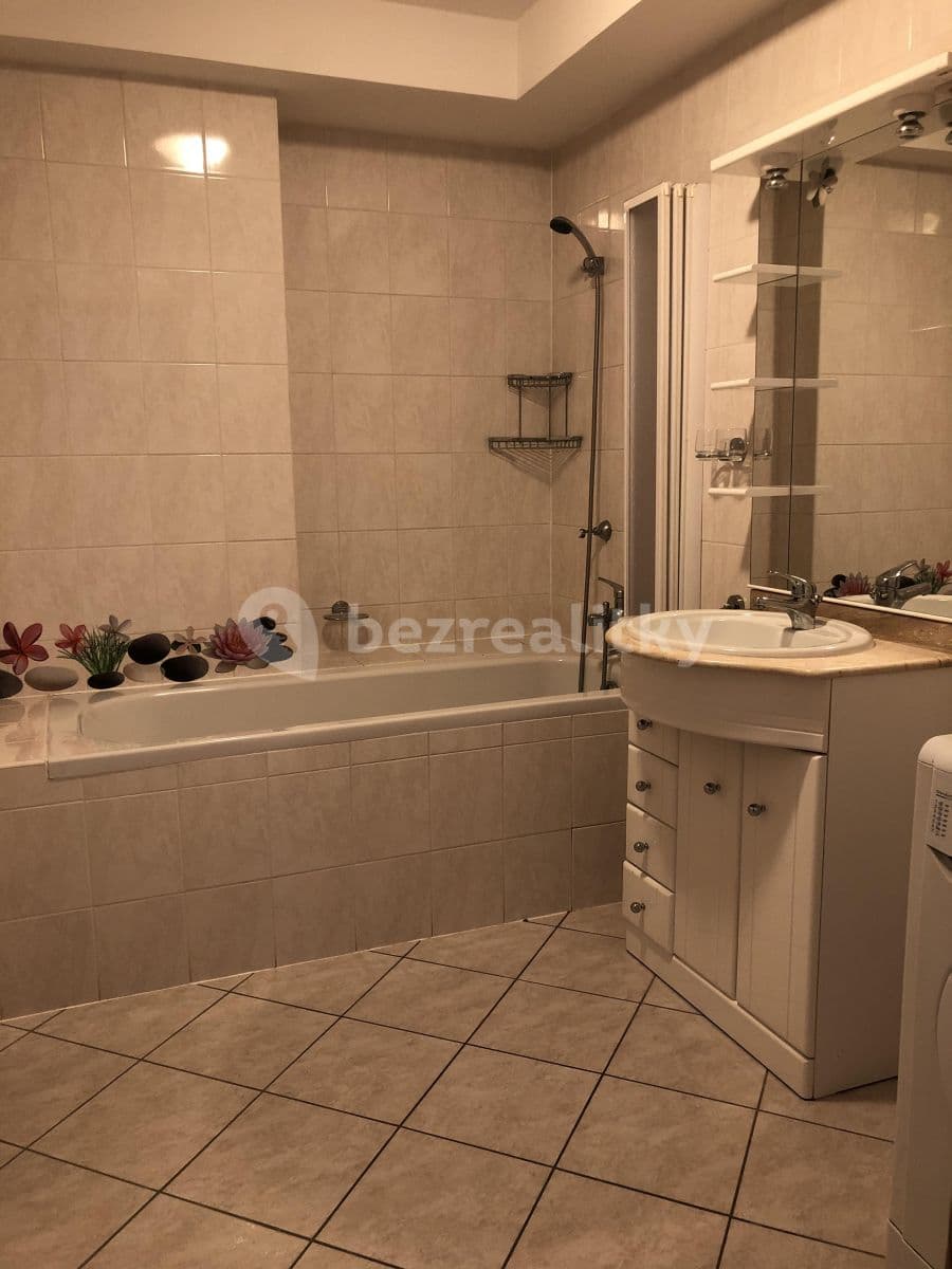 Prenájom bytu 3-izbový 78 m², Chalabalova, Praha, Praha Prenájom bytu 3-izbový 78 m², Chalabalova, Praha, Praha