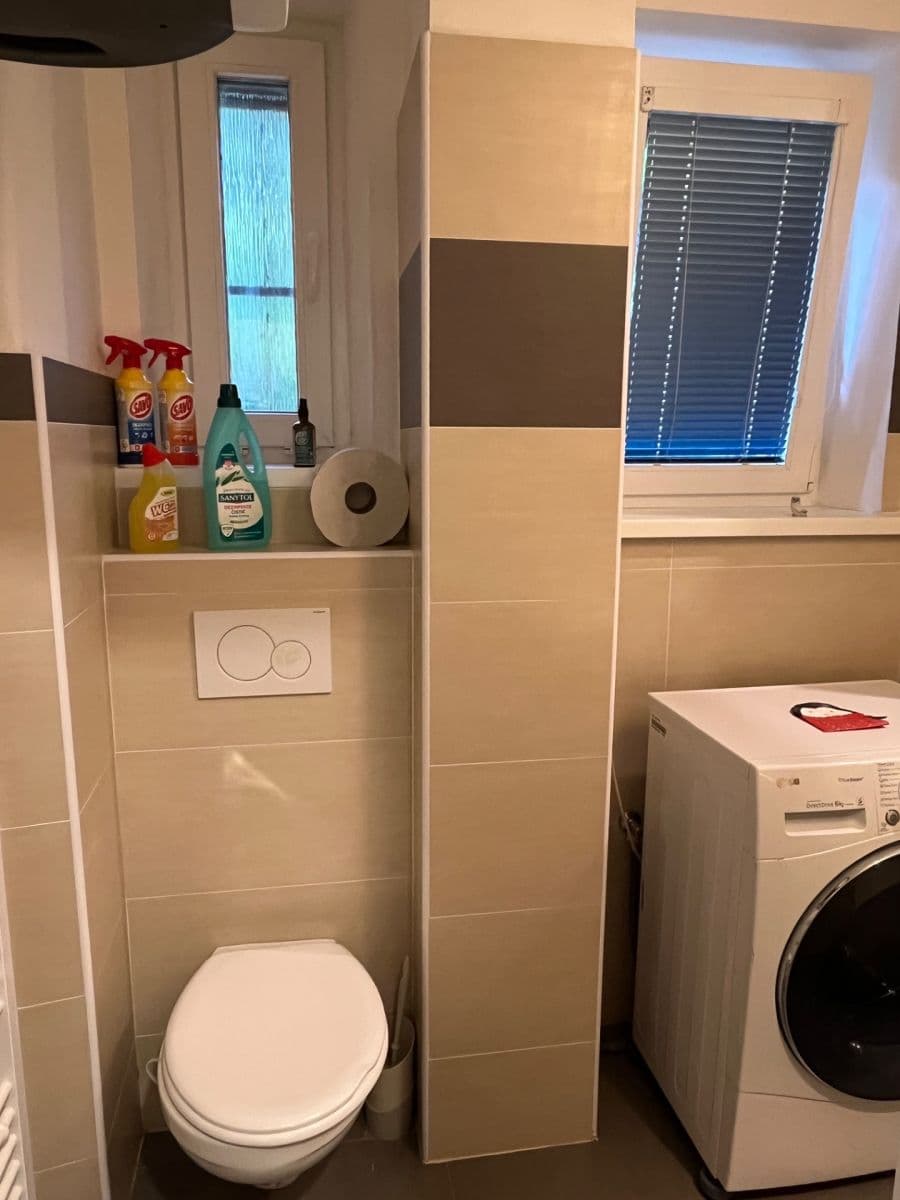 Prenájom bytu 1-izbový 25 m², Na Dolinách, Praha, Praha Prenájom bytu 1-izbový 25 m², Na Dolinách, Praha, Praha