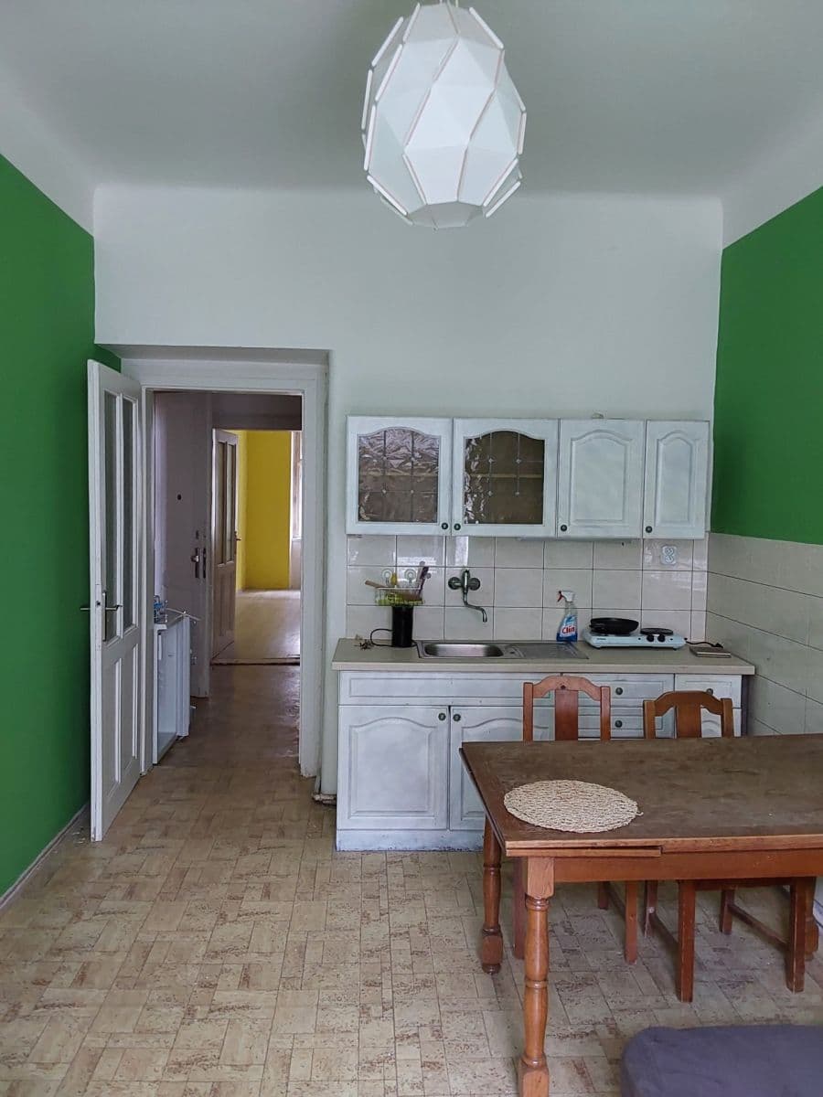 Prenájom bytu 1-izbový 44 m², Madridská, Praha, Praha Prenájom bytu 1-izbový 44 m², Madridská, Praha, Praha