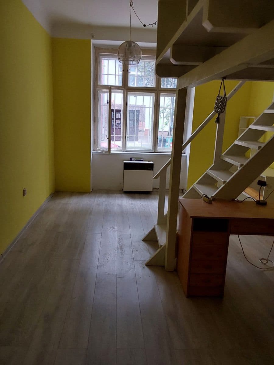 Prenájom bytu 1-izbový 44 m², Madridská, Praha, Praha Prenájom bytu 1-izbový 44 m², Madridská, Praha, Praha
