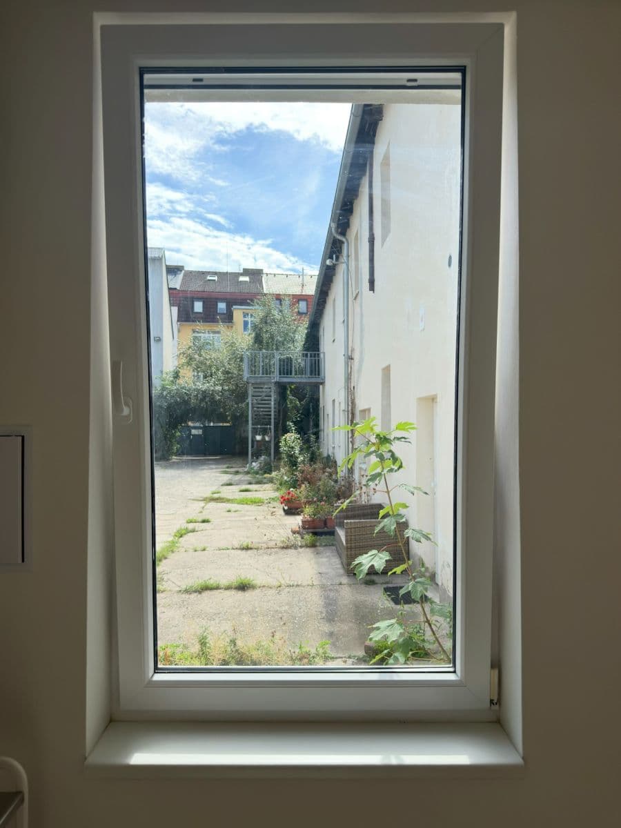 Prenájom bytu 1-izbový 18 m², Zbynická, Praha, Praha Prenájom bytu 1-izbový 18 m², Zbynická, Praha, Praha