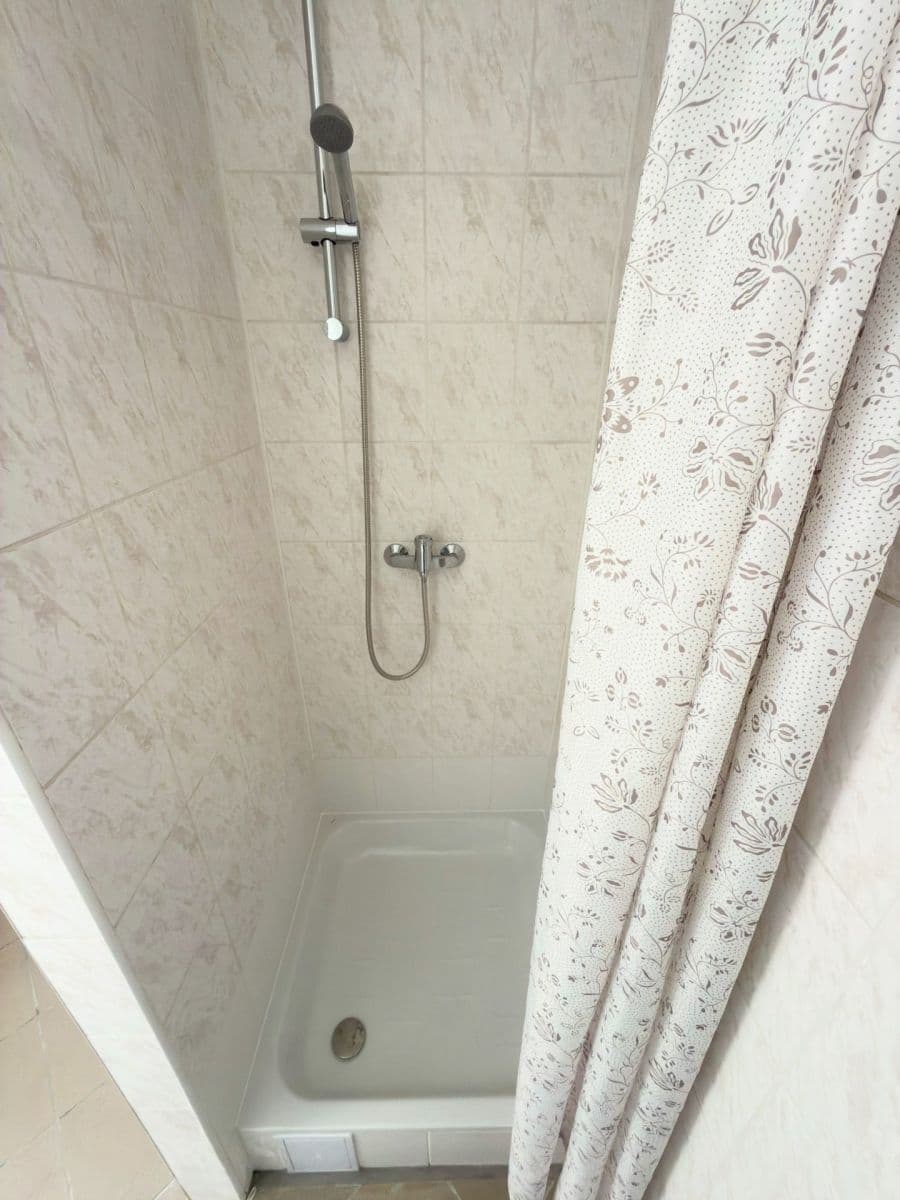 Prenájom bytu 1-izbový 18 m², Zbynická, Praha, Praha Prenájom bytu 1-izbový 18 m², Zbynická, Praha, Praha