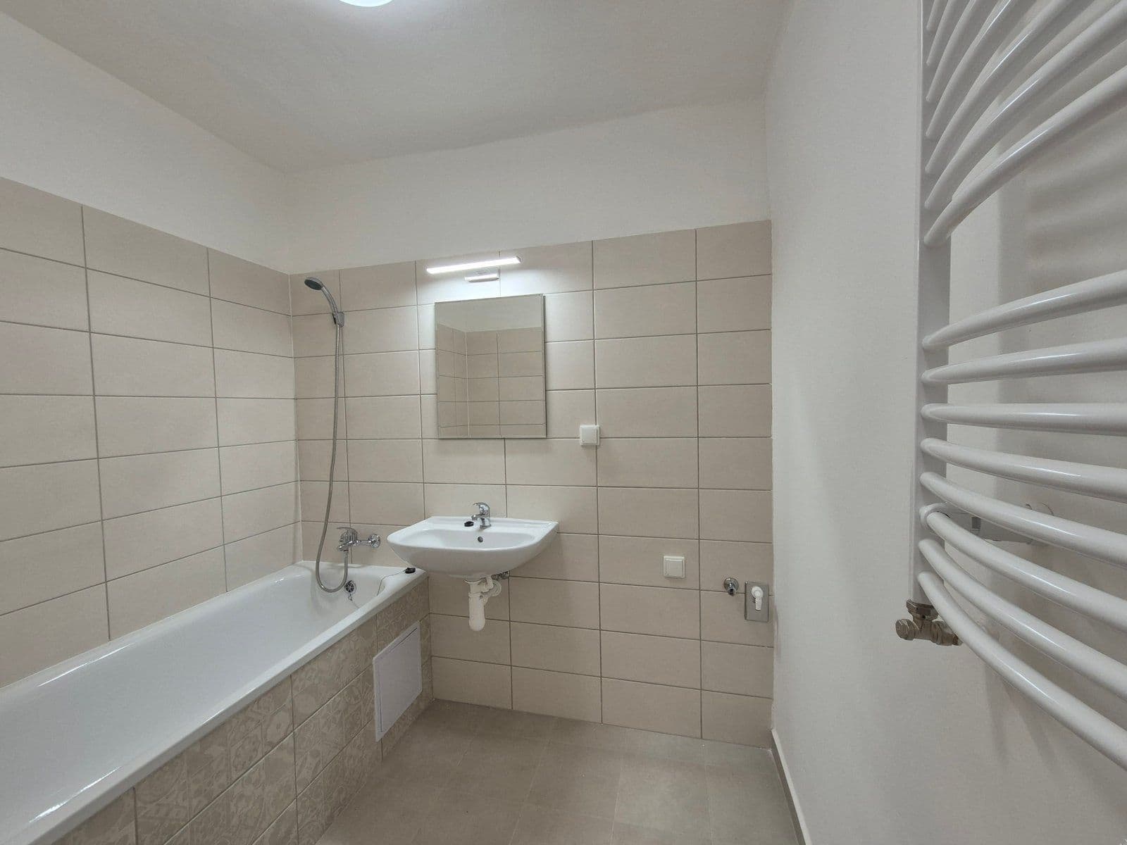 Prenájom bytu 3-izbový 82 m², Na Nábřeží, Havířov, Moravskoslezský kraj Prenájom bytu 3-izbový 82 m², Na Nábřeží, Havířov, Moravskoslezský kraj