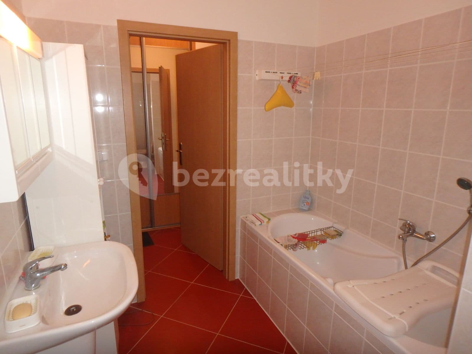 Prenájom bytu 2-izbový 43 m², U Nemocnice, Jilemnice, Liberecký kraj Prenájom bytu 2-izbový 43 m², U Nemocnice, Jilemnice, Liberecký kraj