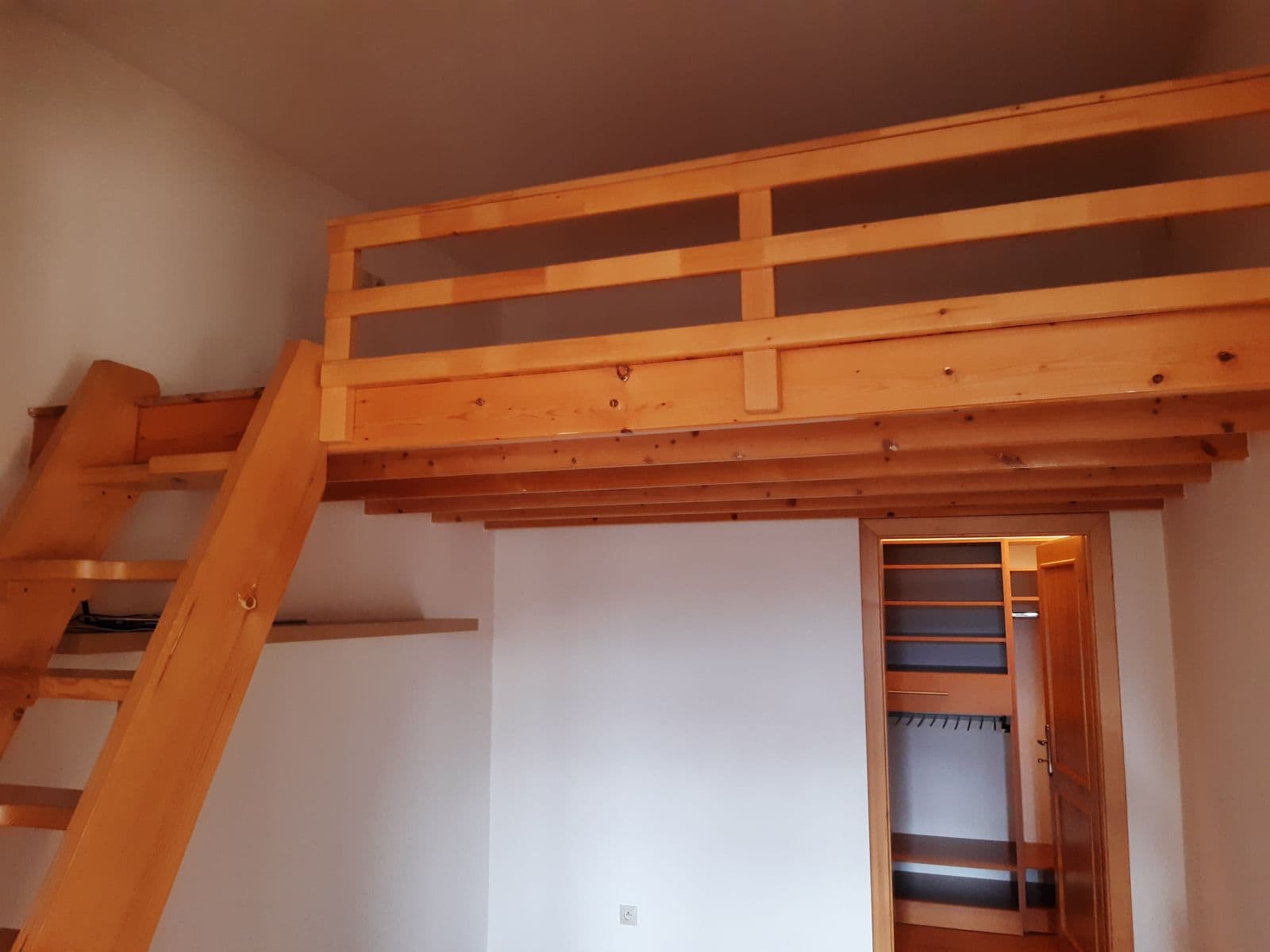 Prenájom bytu 2-izbový 67 m², Masarykovo náměstí, Stříbro, Plzeňský kraj Prenájom bytu 2-izbový 67 m², Masarykovo náměstí, Stříbro, Plzeňský kraj