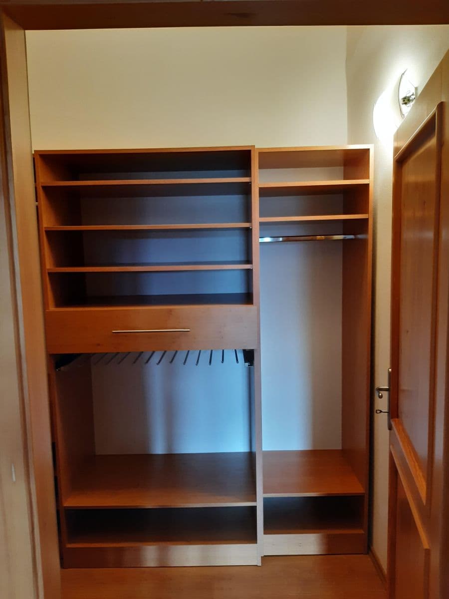 Prenájom bytu 2-izbový 67 m², Masarykovo náměstí, Stříbro, Plzeňský kraj Prenájom bytu 2-izbový 67 m², Masarykovo náměstí, Stříbro, Plzeňský kraj