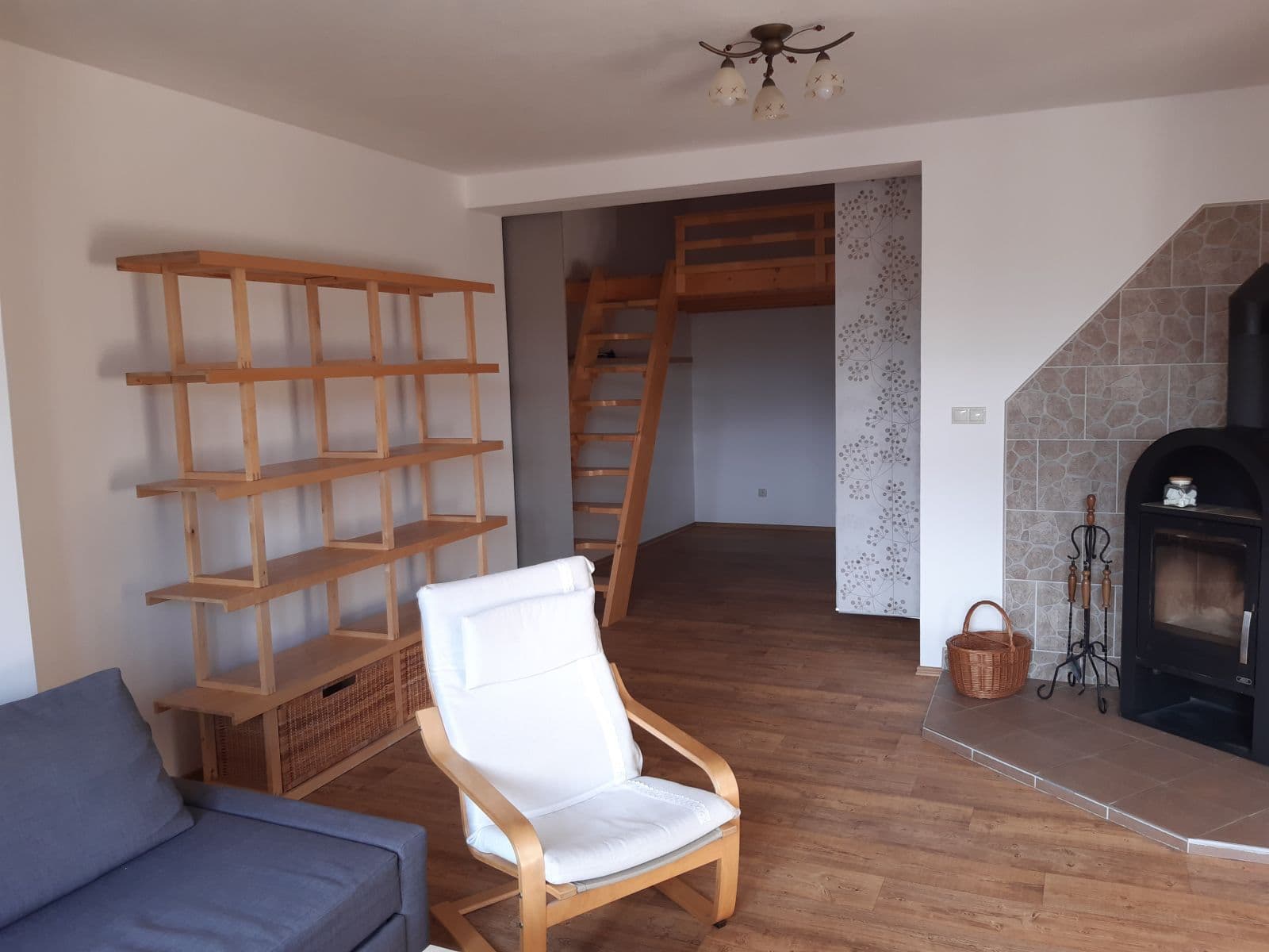 Prenájom bytu 2-izbový 67 m², Masarykovo náměstí, Stříbro, Plzeňský kraj Prenájom bytu 2-izbový 67 m², Masarykovo náměstí, Stříbro, Plzeňský kraj