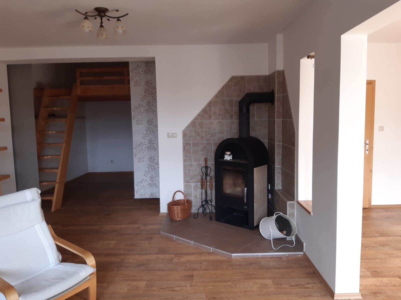 Prenájom bytu 2-izbový 67 m², Masarykovo náměstí, Stříbro, Plzeňský kraj Prenájom bytu 2-izbový 67 m², Masarykovo náměstí, Stříbro, Plzeňský kraj