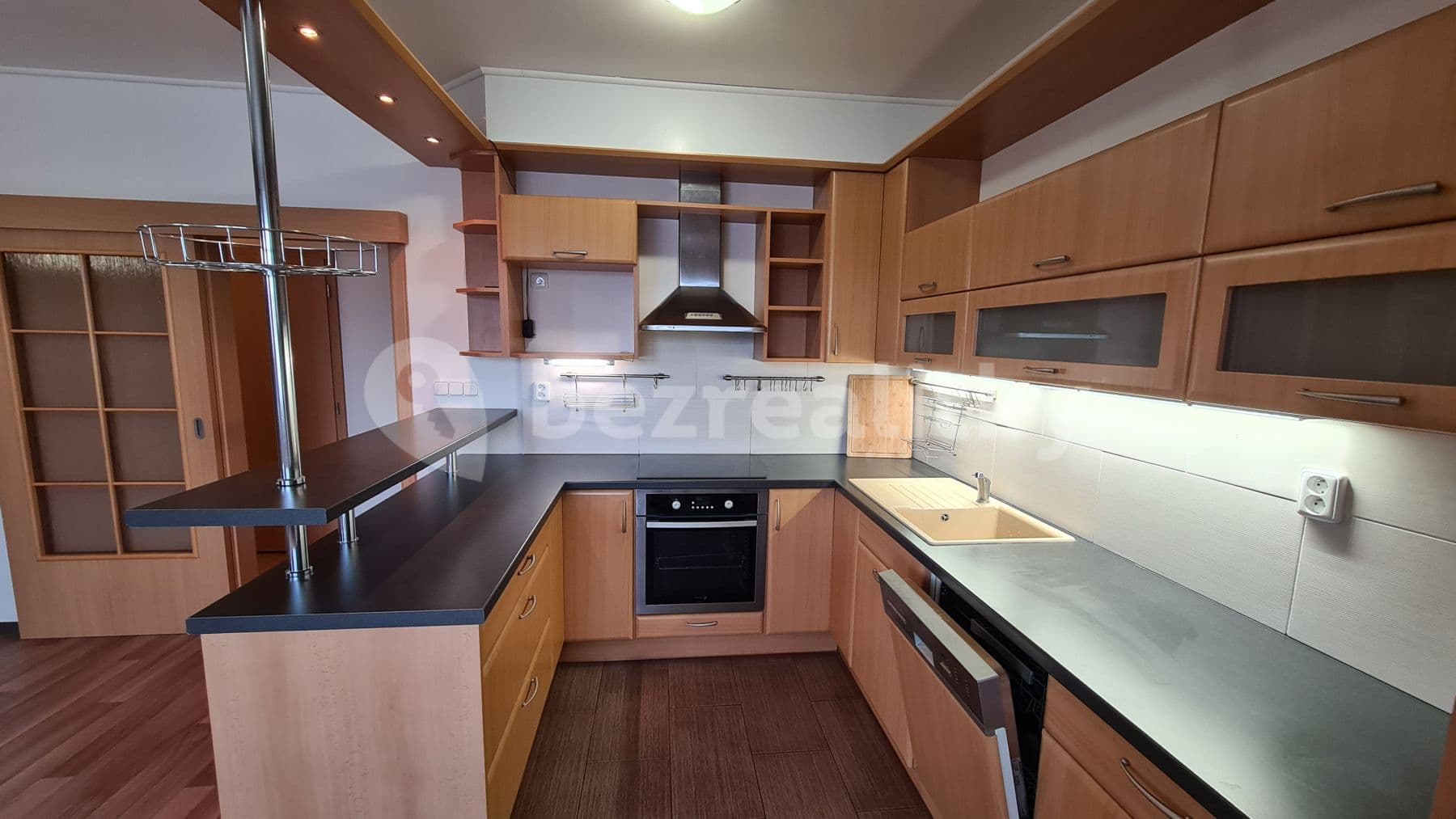 Prenájom bytu 3-izbový 92 m², Marie Podvalové, Praha, Praha Prenájom bytu 3-izbový 92 m², Marie Podvalové, Praha, Praha