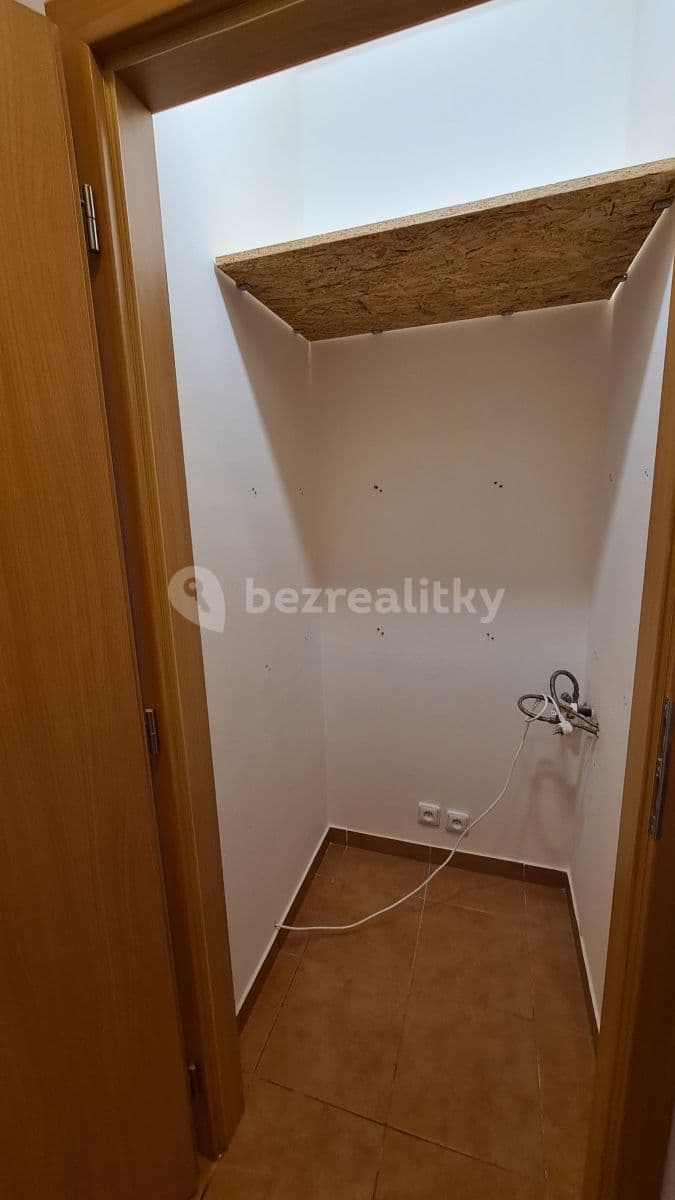 Prenájom bytu 3-izbový 92 m², Marie Podvalové, Praha, Praha Prenájom bytu 3-izbový 92 m², Marie Podvalové, Praha, Praha