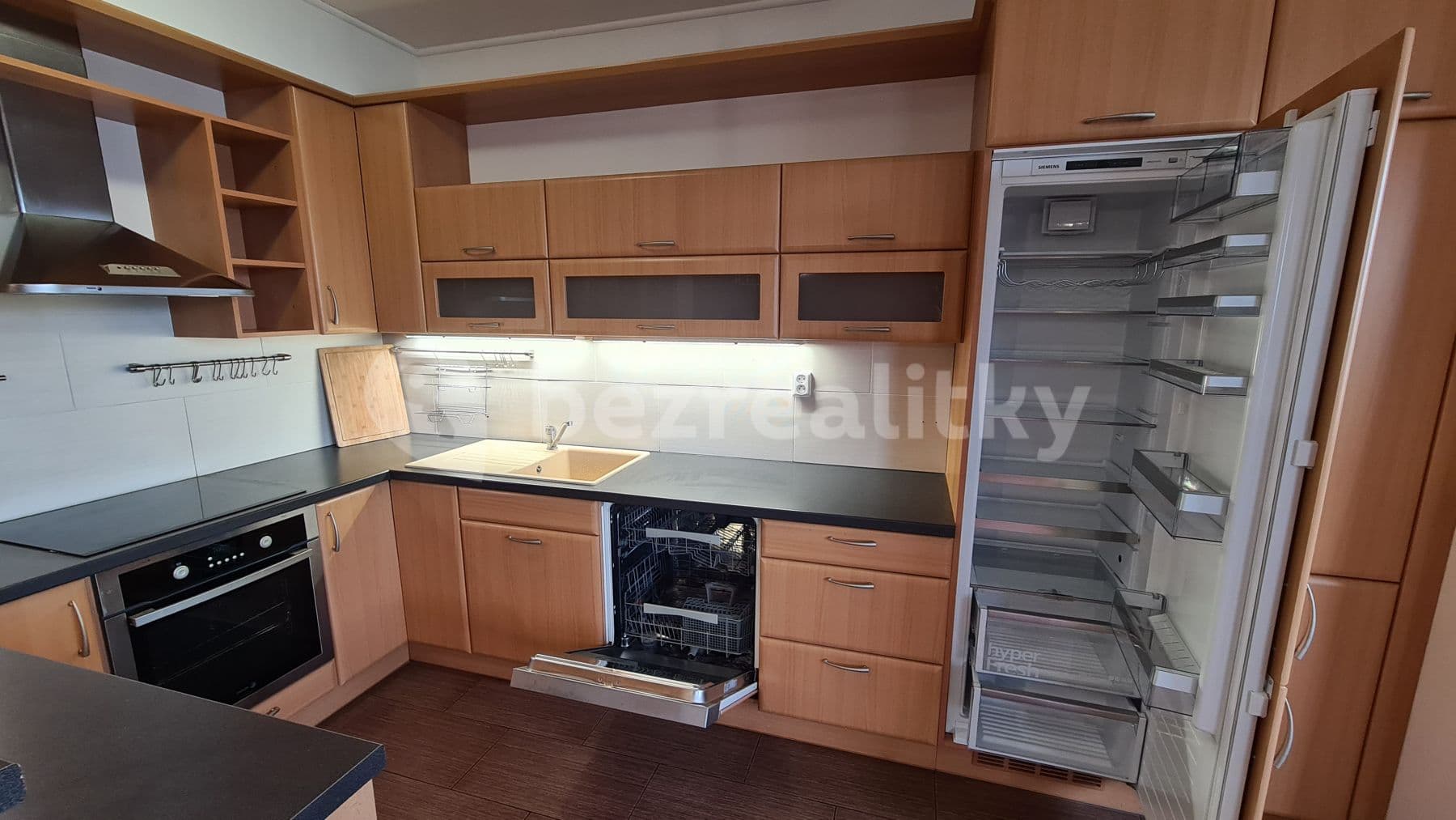Prenájom bytu 3-izbový 92 m², Marie Podvalové, Praha, Praha Prenájom bytu 3-izbový 92 m², Marie Podvalové, Praha, Praha