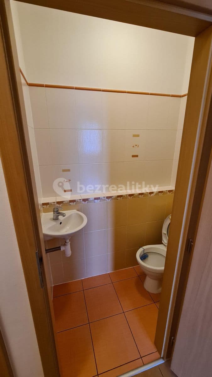 Prenájom bytu 3-izbový 92 m², Marie Podvalové, Praha, Praha Prenájom bytu 3-izbový 92 m², Marie Podvalové, Praha, Praha