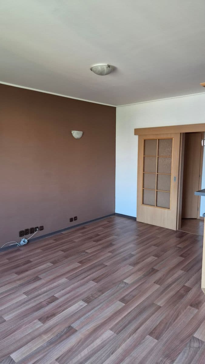Prenájom bytu 3-izbový 92 m², Marie Podvalové, Praha, Praha Prenájom bytu 3-izbový 92 m², Marie Podvalové, Praha, Praha