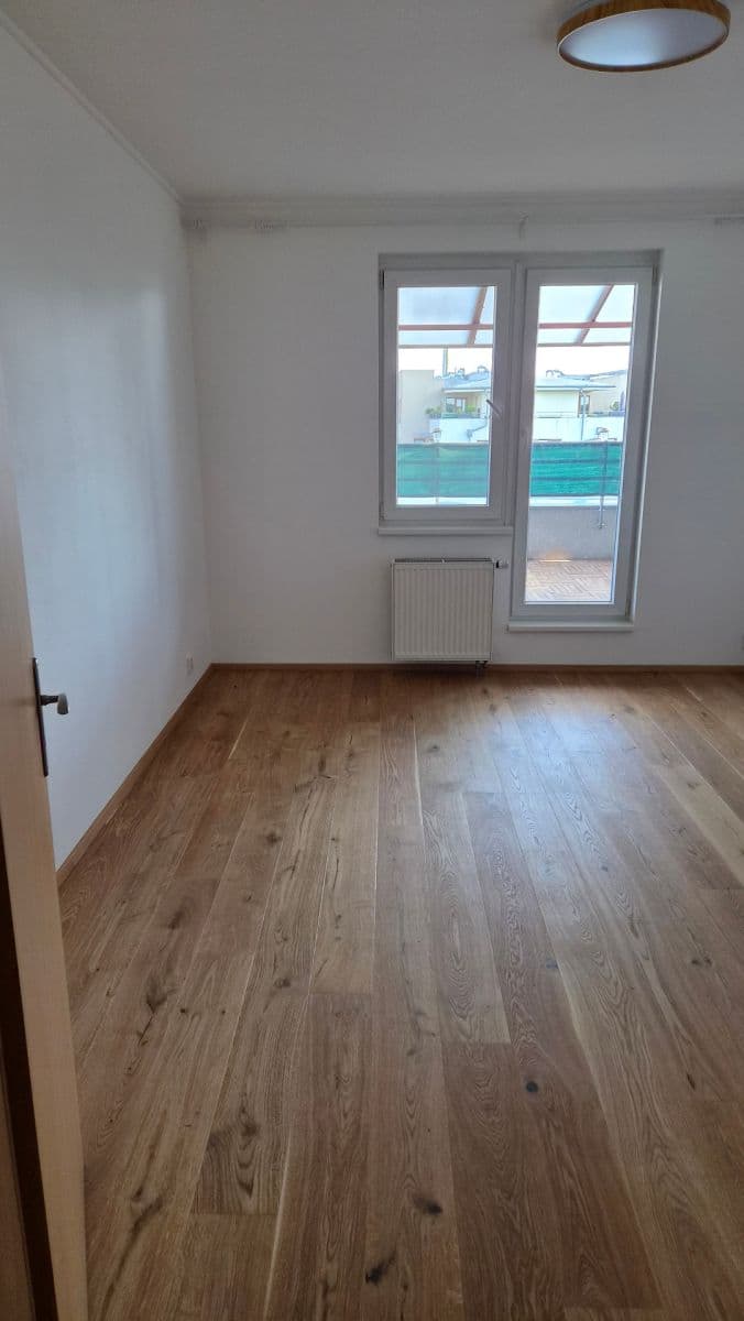 Prenájom bytu 3-izbový 92 m², Marie Podvalové, Praha, Praha Prenájom bytu 3-izbový 92 m², Marie Podvalové, Praha, Praha