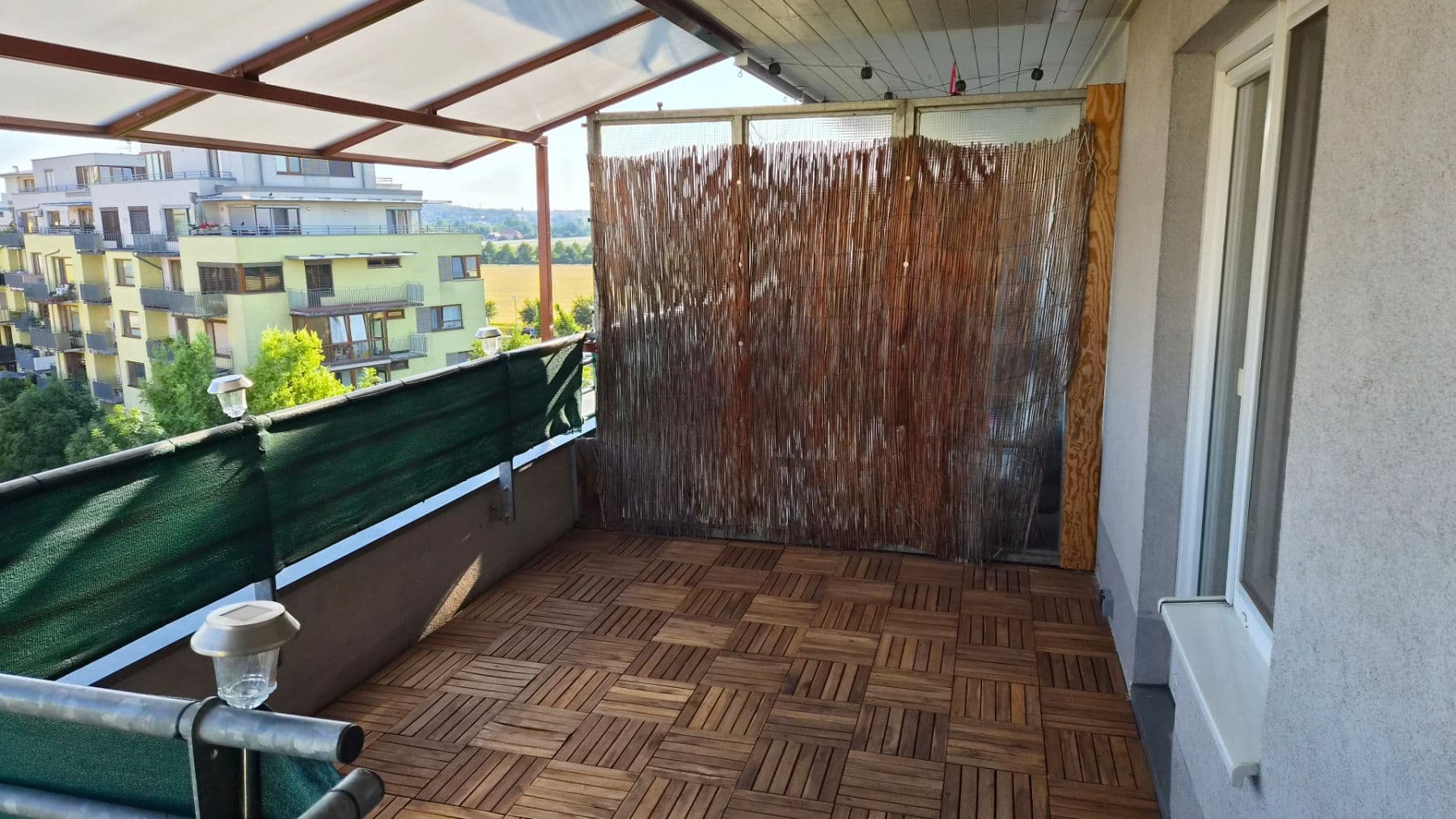 Prenájom bytu 3-izbový 92 m², Marie Podvalové, Praha, Praha Prenájom bytu 3-izbový 92 m², Marie Podvalové, Praha, Praha