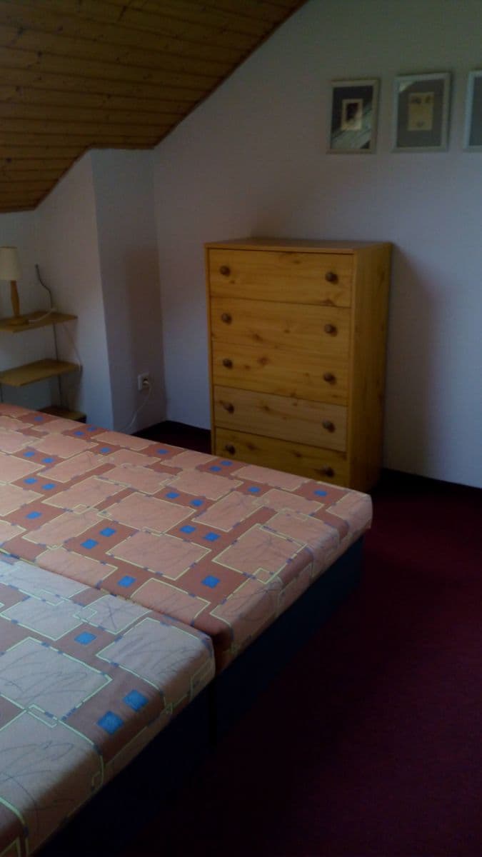 Prenájom bytu 3-izbový 75 m², Rakovnická, Praha, Praha Prenájom bytu 3-izbový 75 m², Rakovnická, Praha, Praha