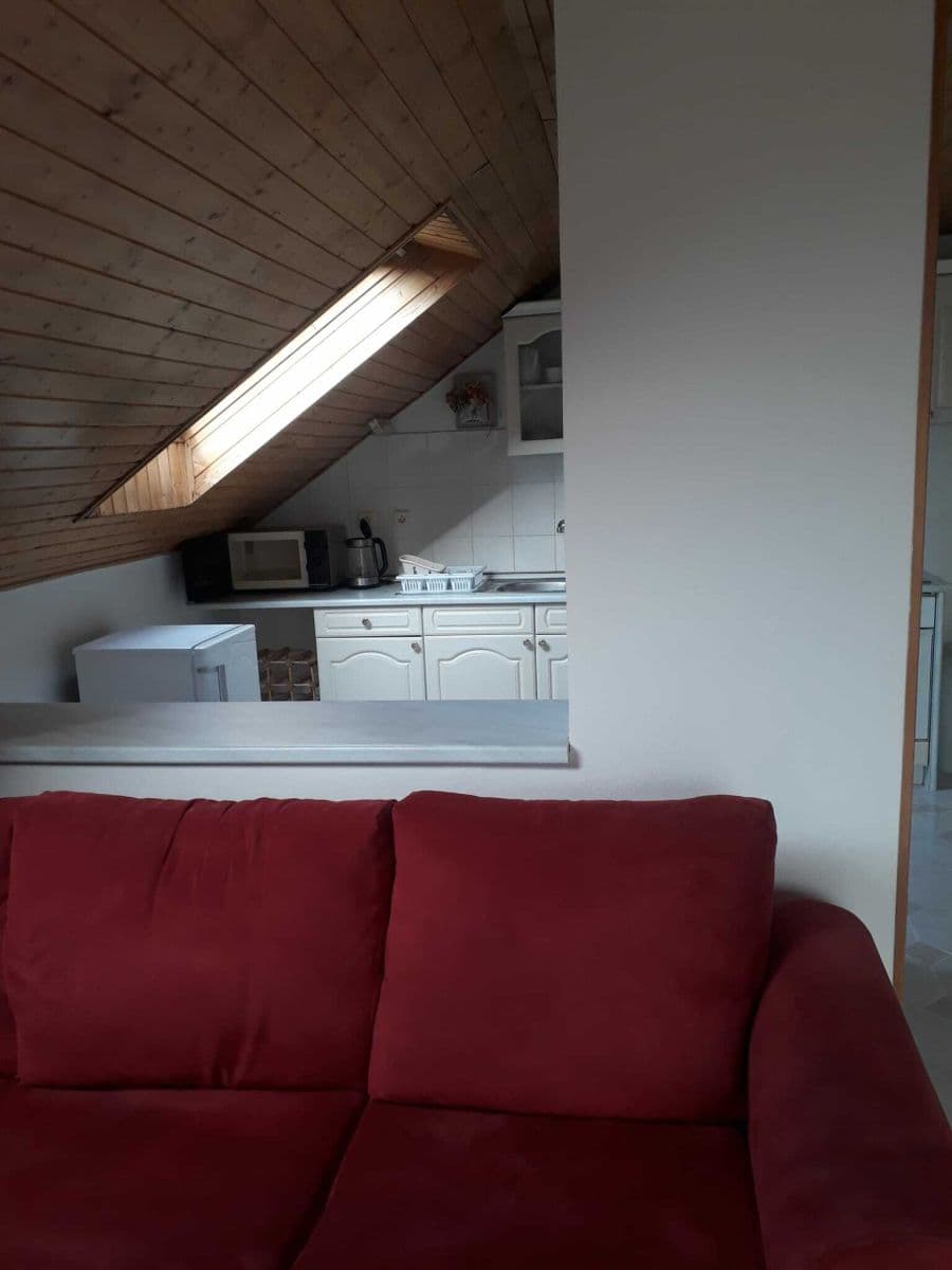 Prenájom bytu 3-izbový 75 m², Rakovnická, Praha, Praha Prenájom bytu 3-izbový 75 m², Rakovnická, Praha, Praha