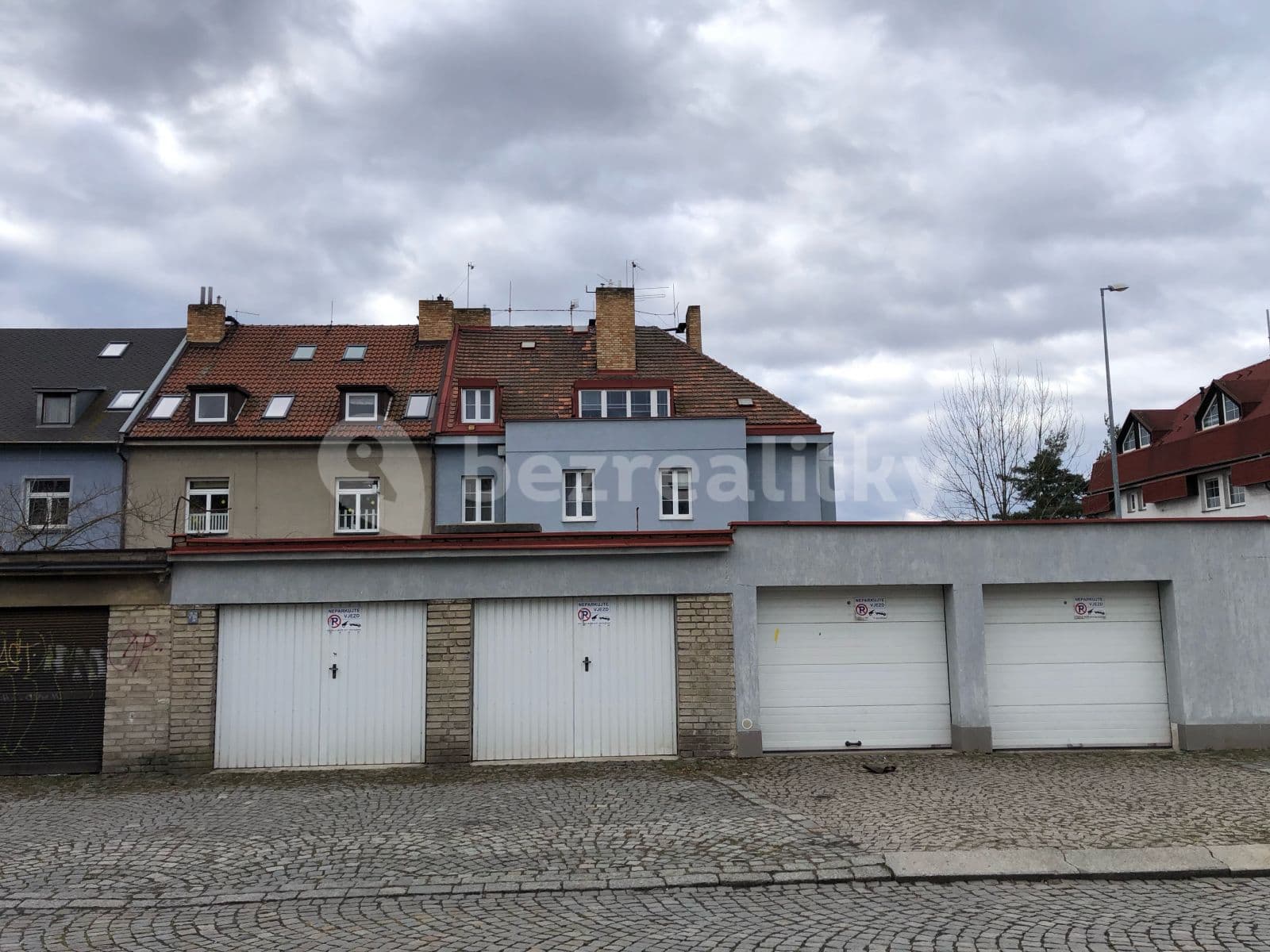 Prenájom garáže 16 m², Dubečská, Praha, Praha Prenájom garáže 16 m², Dubečská, Praha, Praha
