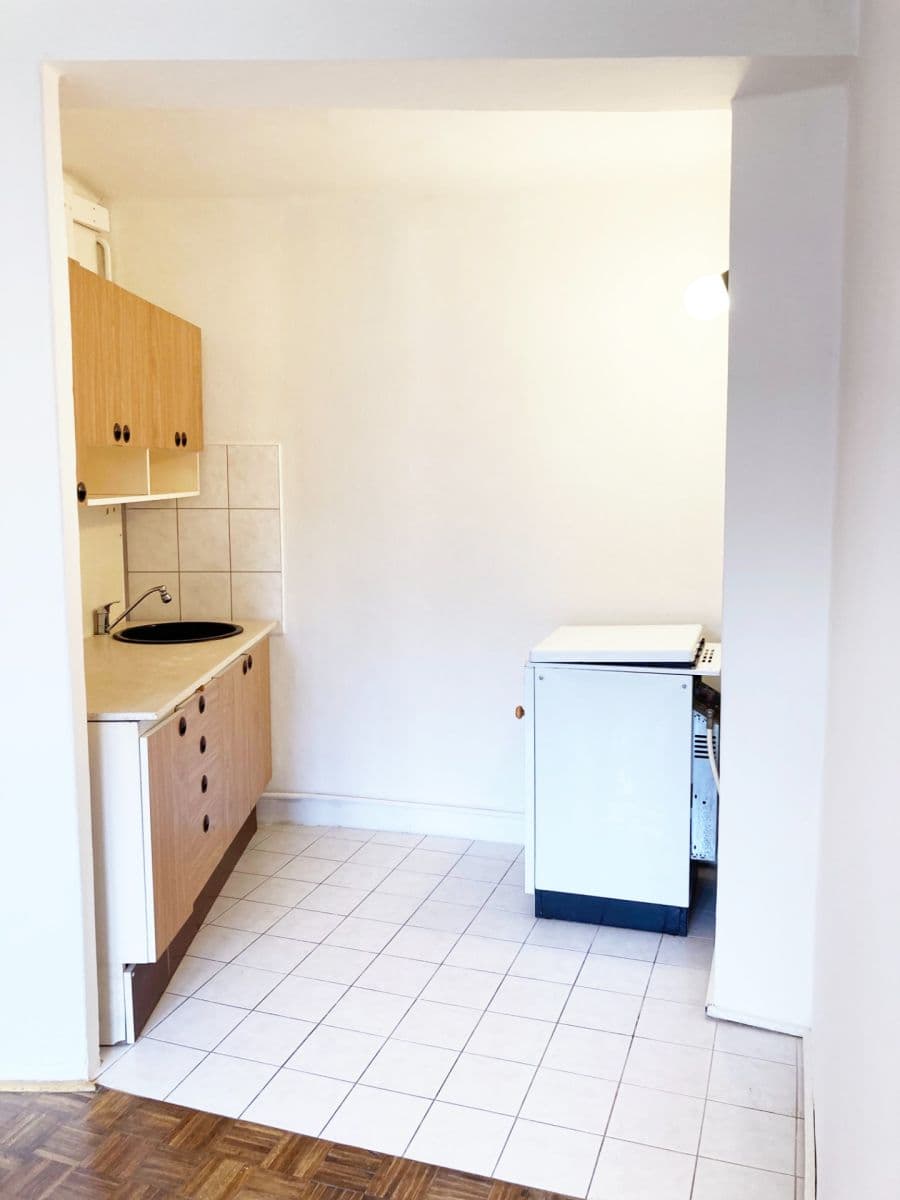 Predaj bytu 1-izbový 26 m², Nádražní, Jindřichův Hradec, Jihočeský kraj Predaj bytu 1-izbový 26 m², Nádražní, Jindřichův Hradec, Jihočeský kraj