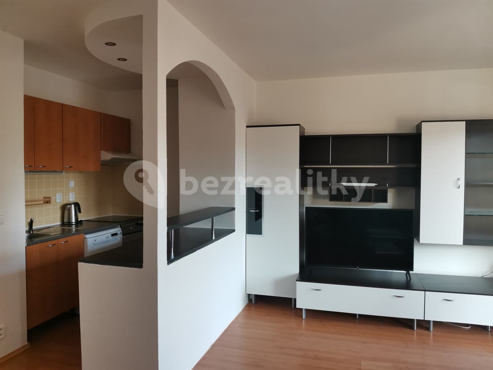 Prenájom bytu 2-izbový 63 m², Za Mlýnem, Hostivice, Středočeský kraj Prenájom bytu 2-izbový 63 m², Za Mlýnem, Hostivice, Středočeský kraj