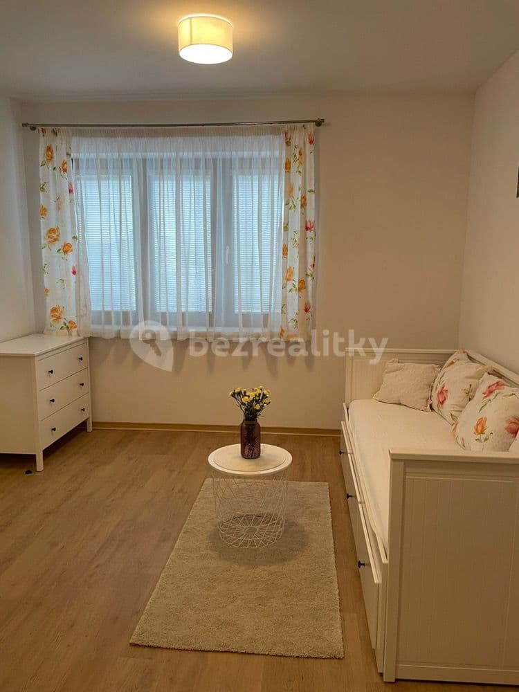 Prenájom bytu 1-izbový 25 m², Hlušičkova, Praha, Praha Prenájom bytu 1-izbový 25 m², Hlušičkova, Praha, Praha