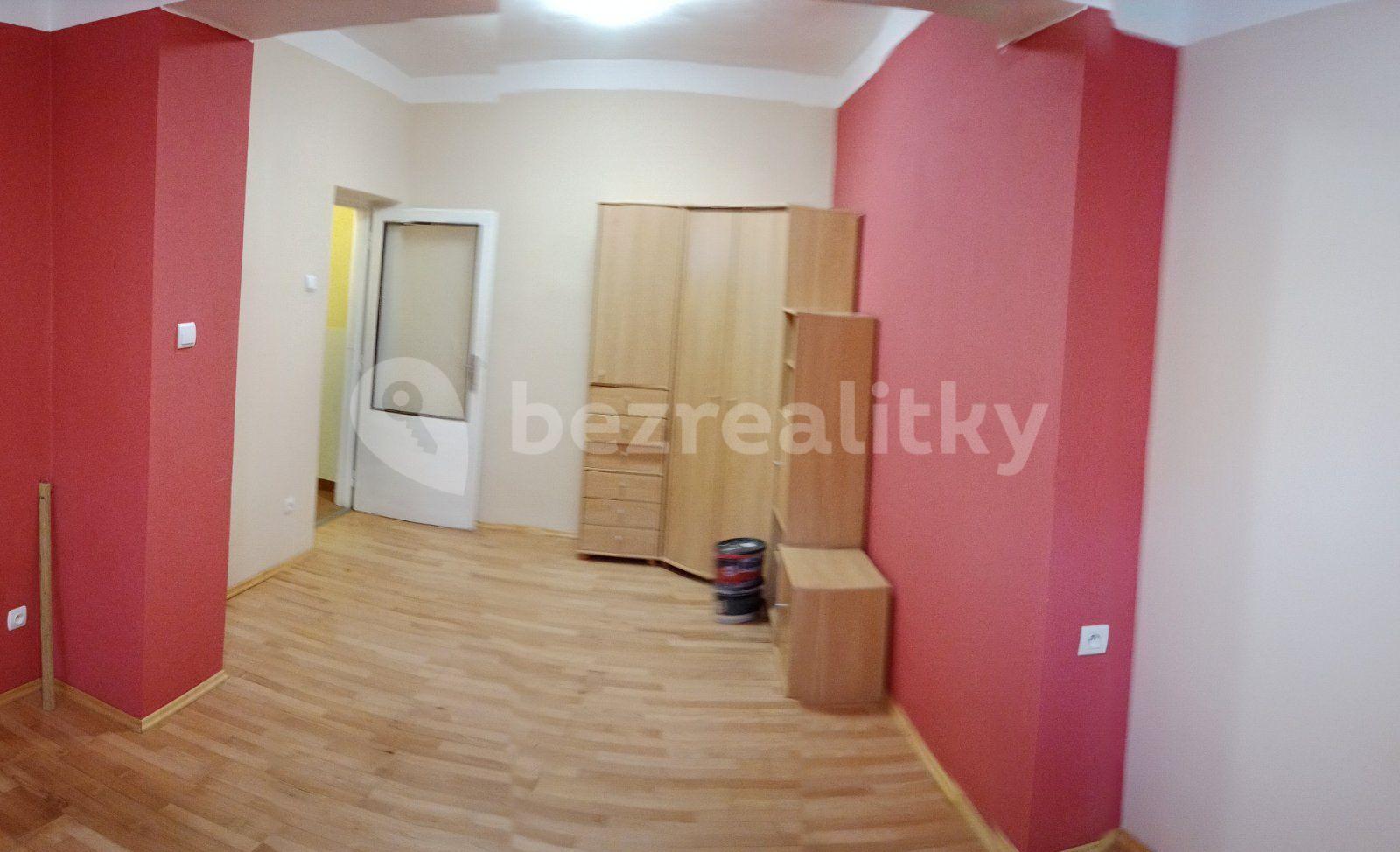 Prenájom bytu 3-izbový 80 m², Švermova, Nejdek, Karlovarský kraj