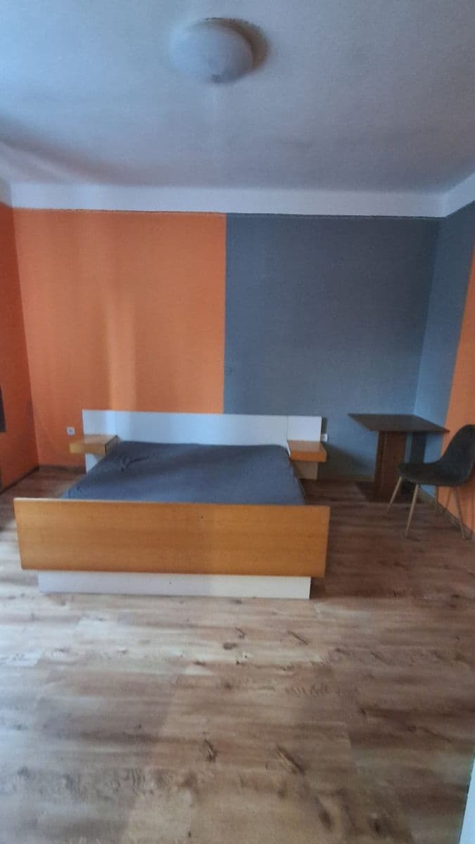 Prenájom bytu 3-izbový 80 m², Švermova, Nejdek, Karlovarský kraj Prenájom bytu 3-izbový 80 m², Švermova, Nejdek, Karlovarský kraj