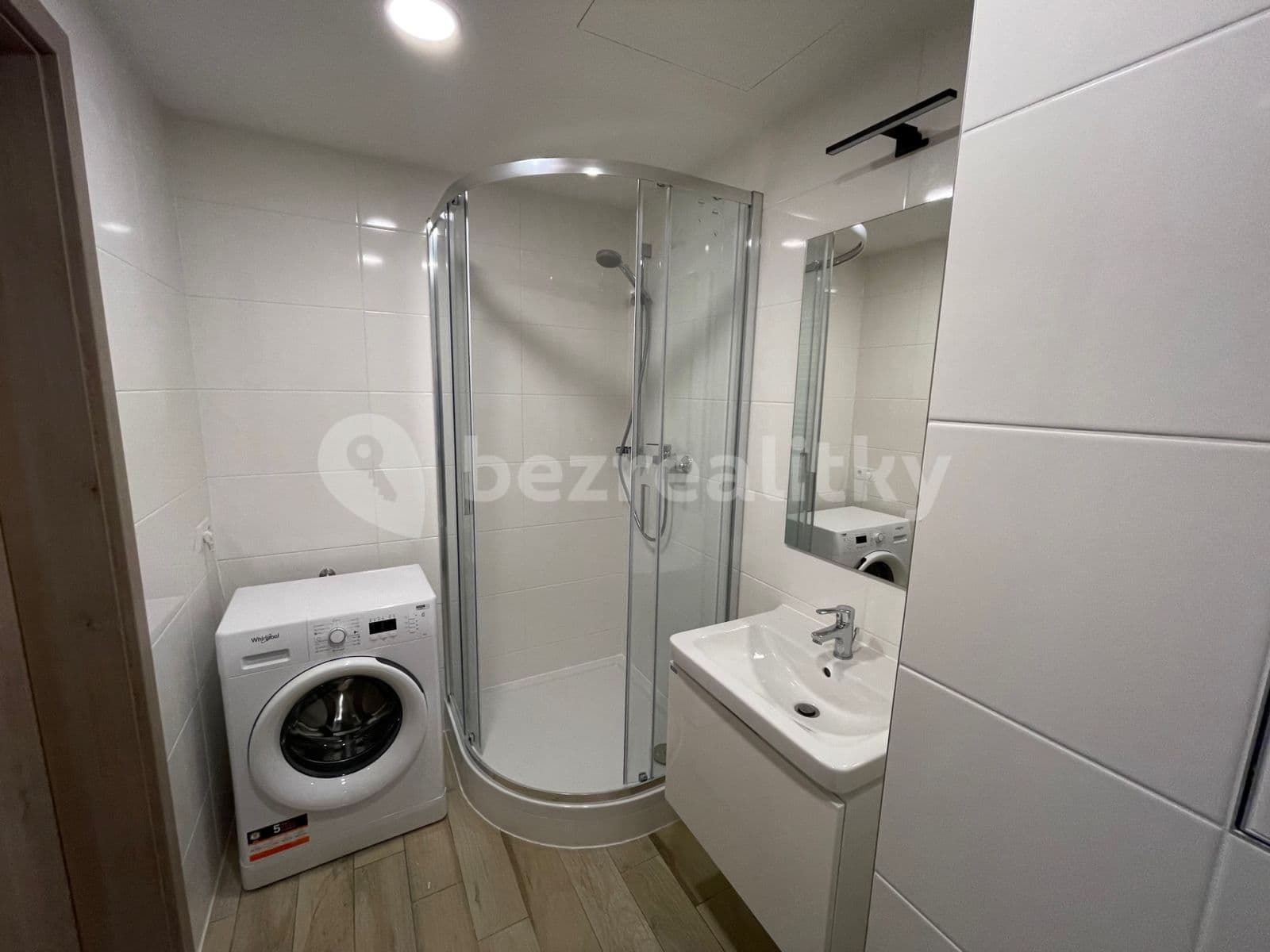 Prenájom bytu 1-izbový 32 m², Do Zahrádek I, Praha, Praha Prenájom bytu 1-izbový 32 m², Do Zahrádek I, Praha, Praha