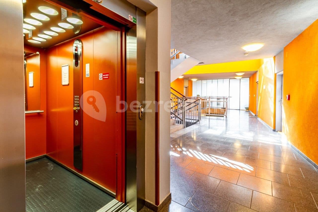 Prenájom bytu 1-izbový 37 m², Na Slatince, Praha, Praha Prenájom bytu 1-izbový 37 m², Na Slatince, Praha, Praha