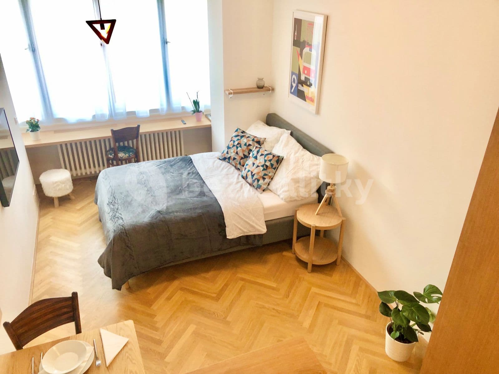Prenájom bytu 1-izbový 28 m², Lucemburská, Praha, Praha Prenájom bytu 1-izbový 28 m², Lucemburská, Praha, Praha