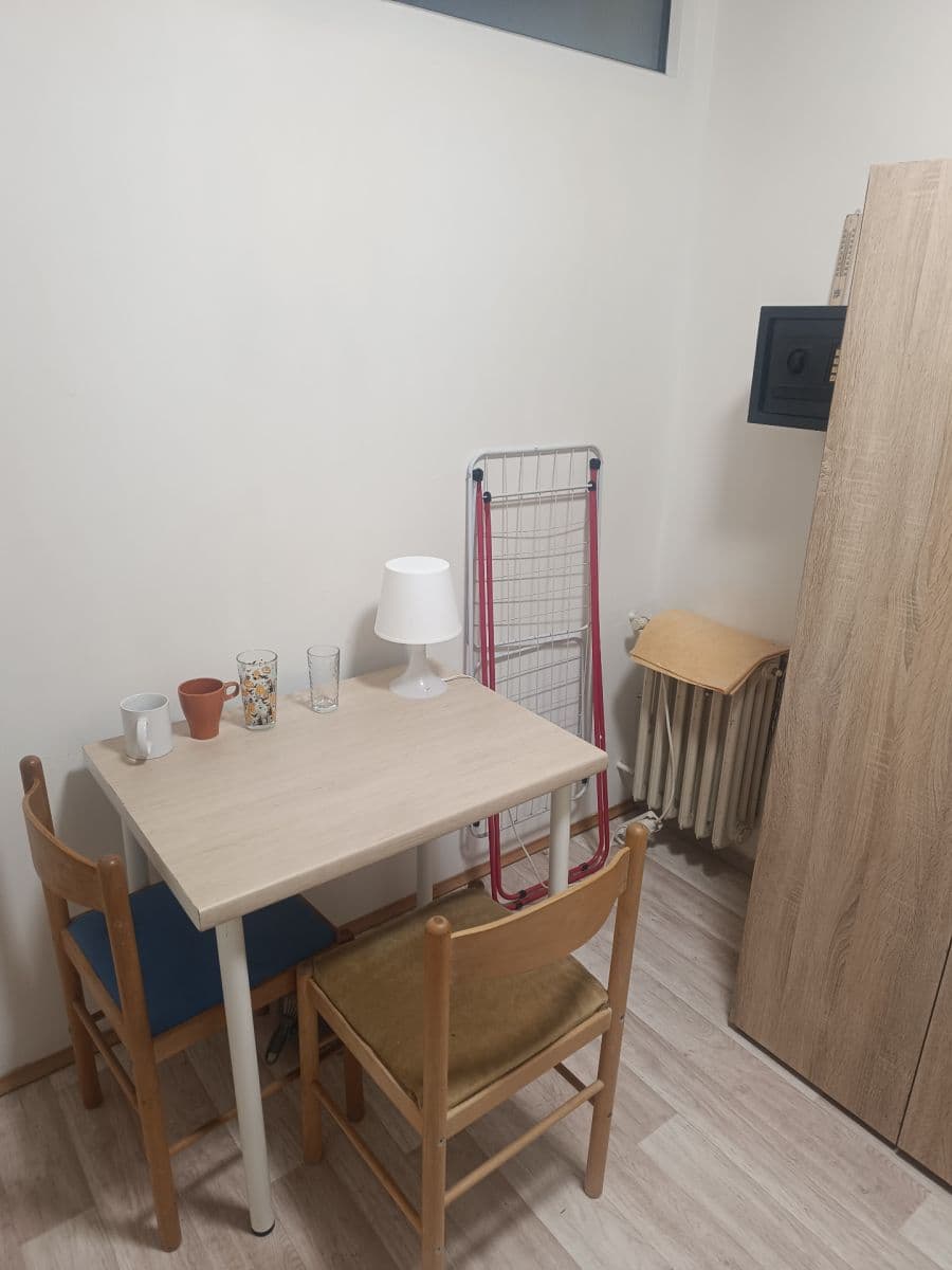 Prenájom domu 16 m², pozemok 200 m², Kloboukova, Praha, Praha Prenájom domu 16 m², pozemok 200 m², Kloboukova, Praha, Praha