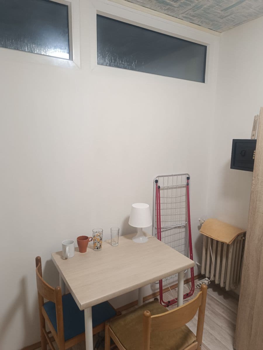 Prenájom domu 16 m², pozemok 200 m², Kloboukova, Praha, Praha Prenájom domu 16 m², pozemok 200 m², Kloboukova, Praha, Praha