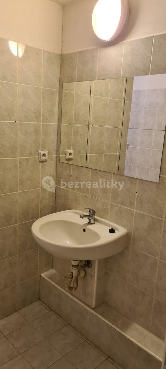 Prenájom bytu 1-izbový 30 m², Ohradní, Praha, Praha Prenájom bytu 1-izbový 30 m², Ohradní, Praha, Praha